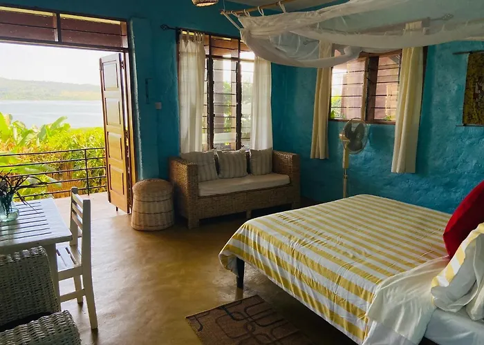 Home On The Nile Water Front Cottage